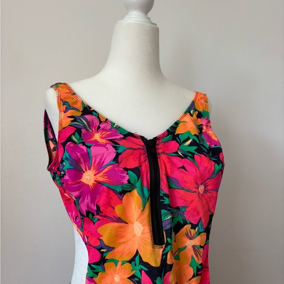 Floral Sleeveless VTG Swimsuit - Picture 6 of 7